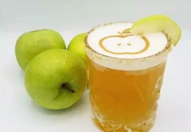 Apple cocktail with apple print